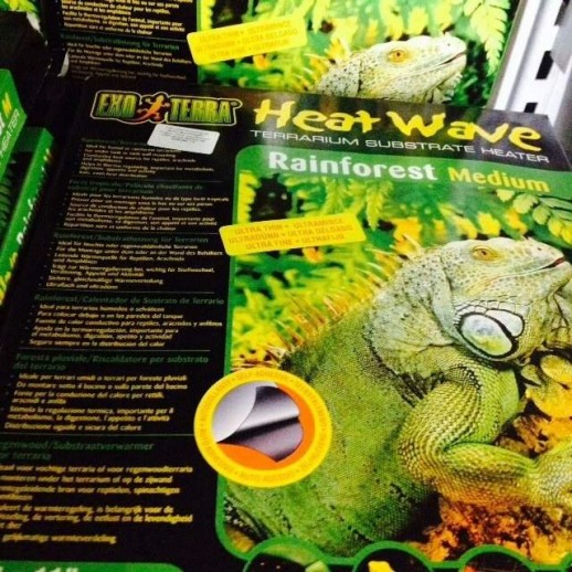 Placa Tapete Aquecedor Répteis 05w - 14x15cm Placa Tapete Aquecedor Répteis 05w - 14x15cm
